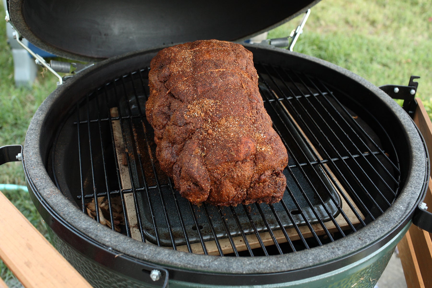 Spice Rub Pork Shoulder on Green Egg