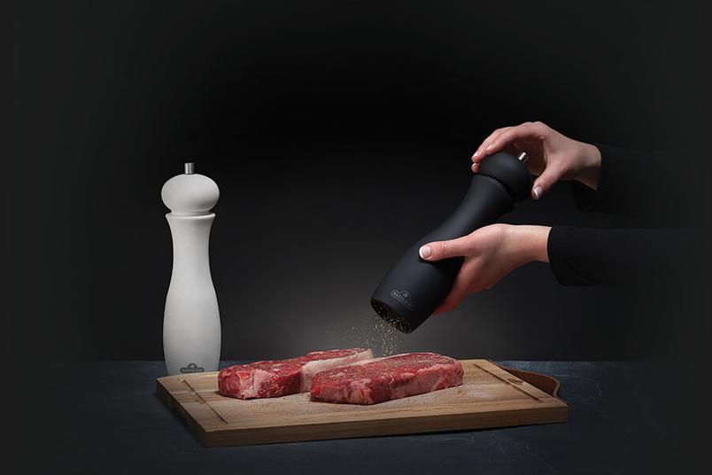 Napoleon 90004 PRO Pepper Grinder